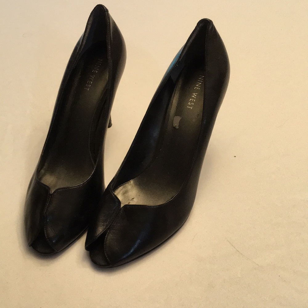 Peep toe Nine West heels
